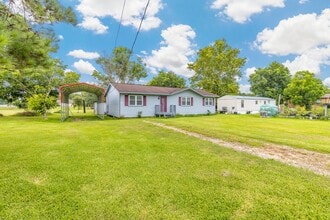 37 Private Rd in Dayton, TX - Building Photo - Building Photo