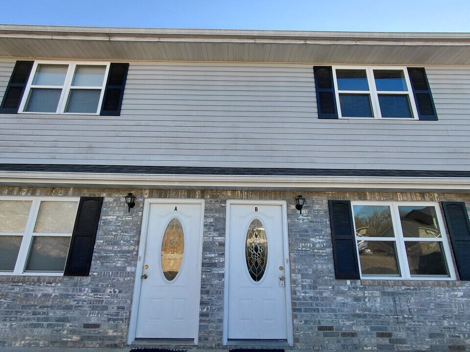 24444 Sounder Ln in Waynesville, MO - Building Photo