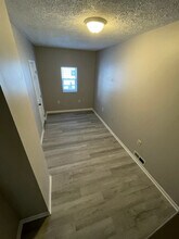 108 S 8th St in Hebron, OH - Building Photo - Building Photo