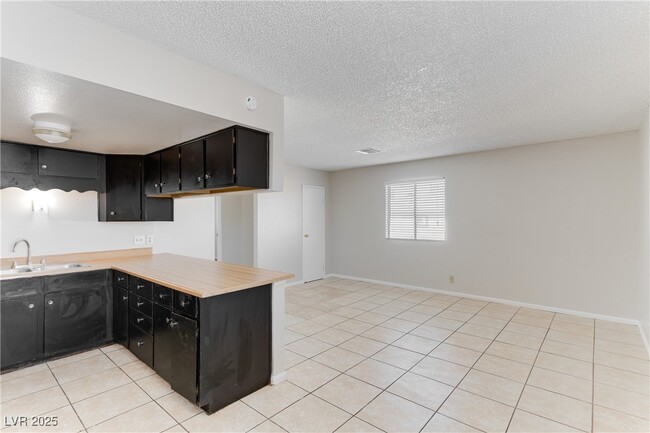 property at 805 Palo Verde Dr