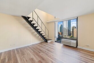 1221 N Dearborn Pkwy in Chicago, IL - Building Photo - Building Photo