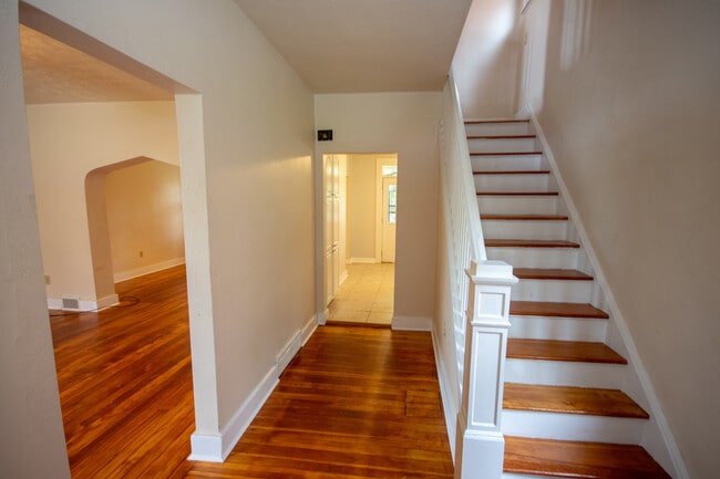 1631 Fallowfield Ave in Pittsburgh, PA - Building Photo - Building Photo