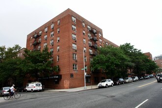The Glen in Flushing, NY - Foto de edificio - Building Photo