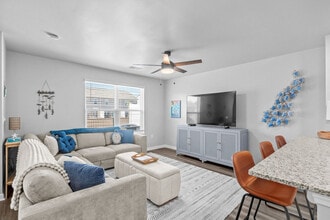 2031 Lake View Cir in Myrtle Beach, SC - Building Photo - Building Photo