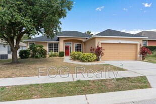 825 Wildflower Rd in Davenport, FL - Building Photo