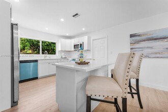 1694 NE Orion St in Jensen Beach, FL - Building Photo - Building Photo