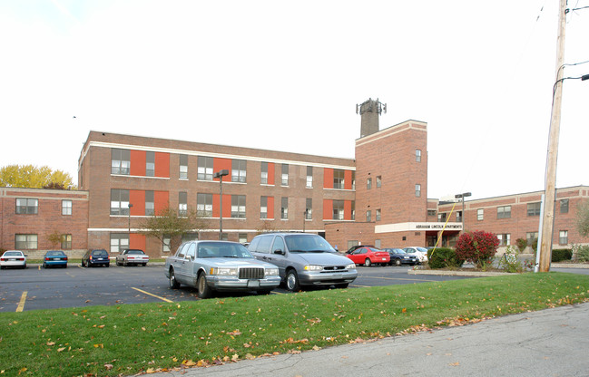 Abraham Lincoln Apartments in Rochester, NY - Foto de edificio - Building Photo