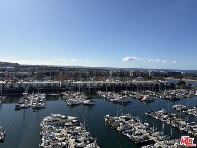 4335 Marina City Dr in Marina Del Rey, CA - Building Photo - Building Photo