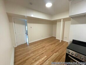 1725 Commonwealth Ave in Boston, MA - Building Photo - Building Photo