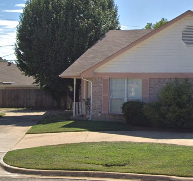5724 Bramblewood Ct in Arlington, TX - Foto de edificio