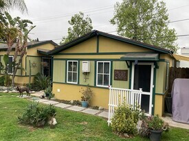 1801 N Evergreen St, Unit Guesthouse in Burbank, CA - Building Photo