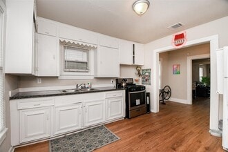 5221 Darling St in Houston, TX - Building Photo - Building Photo