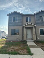 2710 24th Ave W in Williston, ND - Building Photo