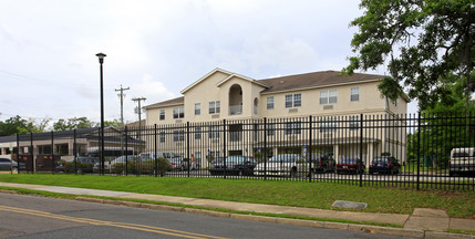 Bethel Towers in Tallahassee, FL - Building Photo - Building Photo