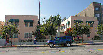 1723-1731 N Wilcox Ave in Los Angeles, CA - Foto de edificio - Building Photo