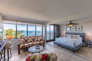 68-121-121 Au St in Waialua, HI - Building Photo