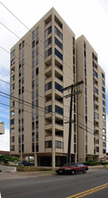 The Alexander in Honolulu, HI - Building Photo - Building Photo