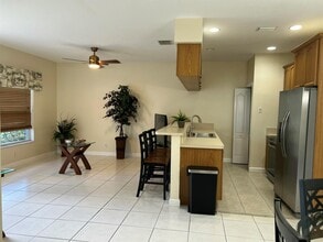 11943 Sturbridge Ln in Wellington, FL - Foto de edificio - Building Photo