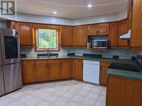 239 Edmunds Pl in London, ON - Building Photo - Building Photo