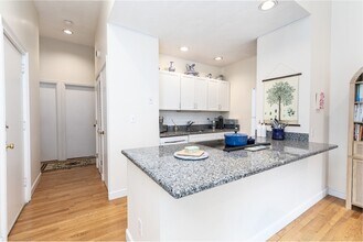 214 W Canton St in Boston, MA - Building Photo - Building Photo