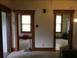 208 Avondale Ave in Champaign, IL - Foto de edificio - Building Photo