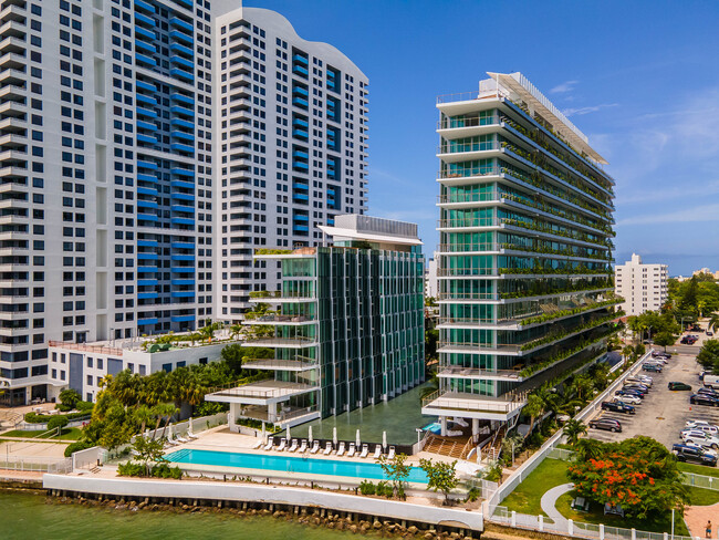 Monad Terrace in Miami Beach, FL - Building Photo - Building Photo