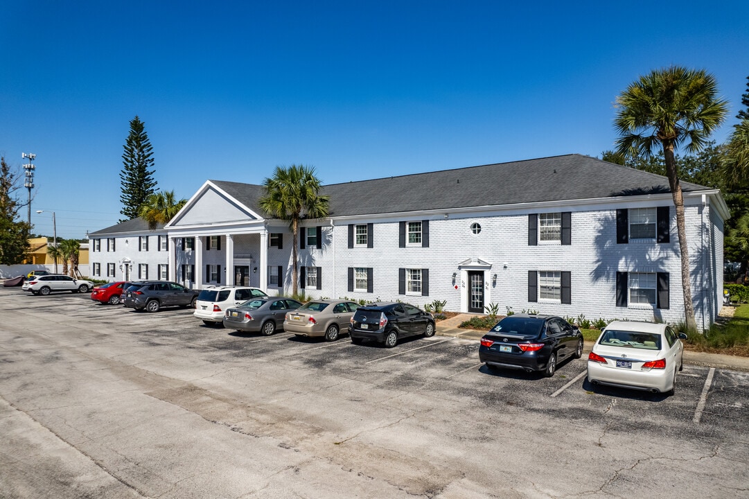 The Stratford at Winter Park Condominiums in Winter Park, FL - Building Photo