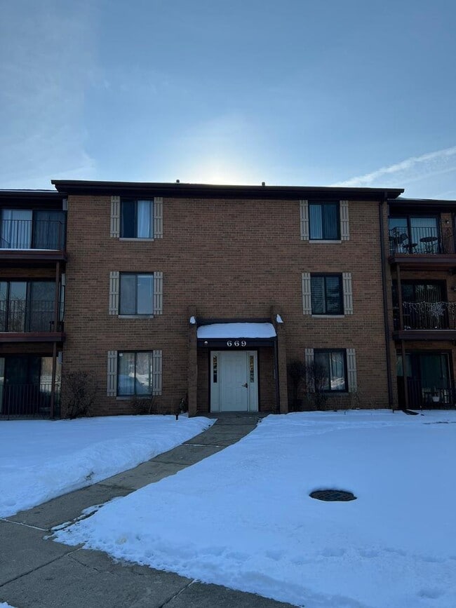 property at 669 Briar Hill Ln