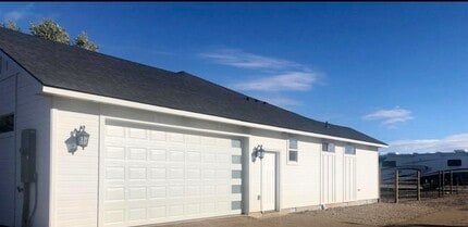 4280 NE Alexander Way in Mountain Home, ID - Building Photo - Building Photo