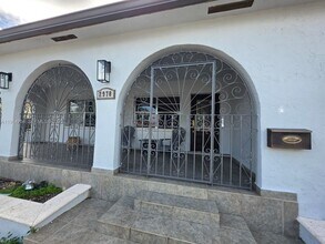 2970 SW 17th St in Miami, FL - Foto de edificio - Building Photo