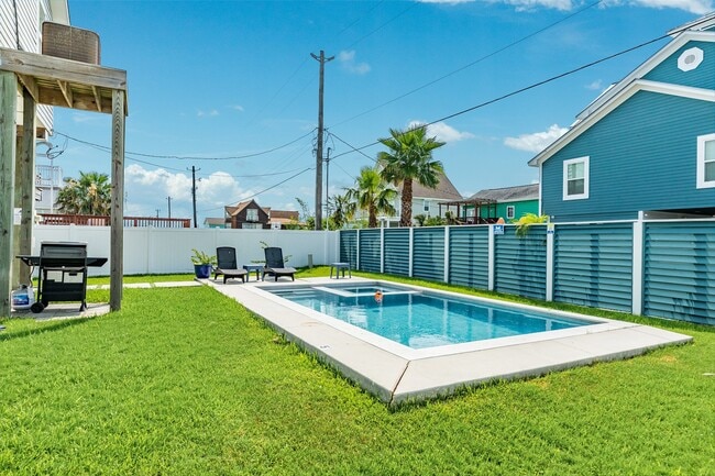 property at 16547 Jolly Roger Rd