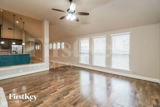 1121 Marigold Dr in Burleson, TX - Foto de edificio - Building Photo