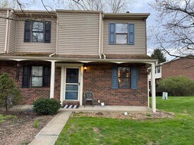 307 Brookside Ln in Seven Fields, PA - Building Photo