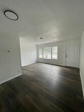602 S Wanda Dr in Kingsville, TX - Foto de edificio - Building Photo