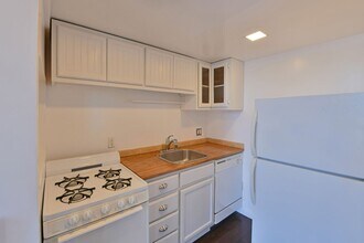 7929 Blackburn Ave in Los Angeles, CA - Building Photo - Building Photo