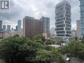 308 Jarvis St in Toronto, ON - Building Photo