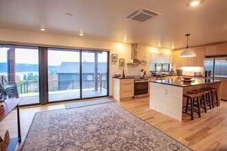 4896 Harbor Hills Dr in Freeland, WA - Building Photo - Building Photo