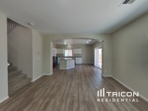 1025 E Oceanwood Ave in North Las Vegas, NV - Building Photo - Building Photo