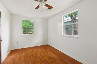 811 Tricou St in New Orleans, LA - Foto de edificio - Building Photo