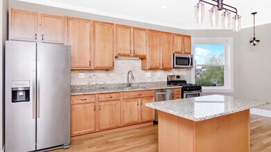 4918 S St Lawrence Ave in Chicago, IL - Foto de edificio - Building Photo