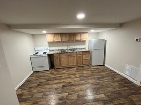 442 Royal Pines Dr in Royal Pines, NC - Building Photo
