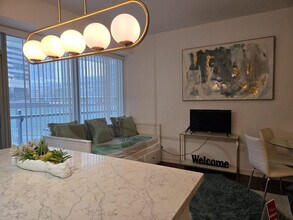 17 Charlotte St, Unit SI FL4-ID1347725P in Toronto, ON - Building Photo - Building Photo