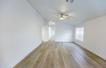 9378 Spellman Ct in Las Vegas, NV - Building Photo - Building Photo