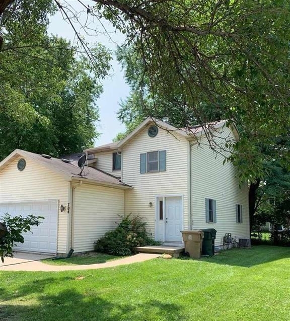 704 N Thompson Dr in Madison, WI - Building Photo