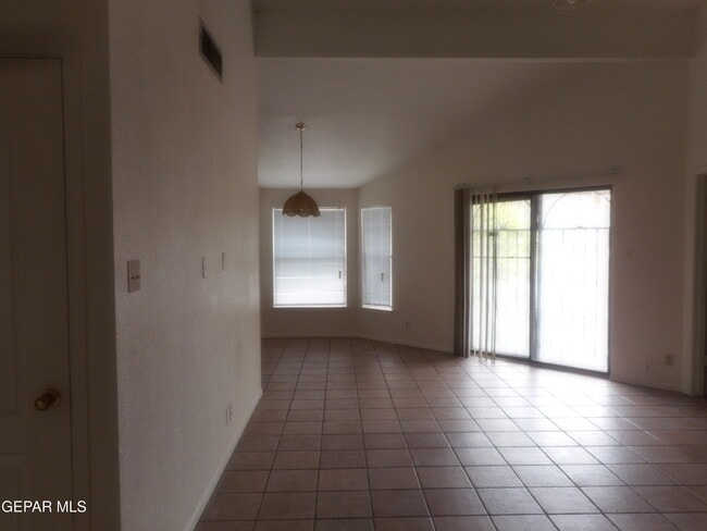 1538 Rebecca Ann Dr in El Paso, TX - Building Photo - Building Photo