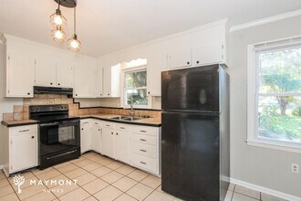 111 Point Cir in Belmont, NC - Foto de edificio - Building Photo