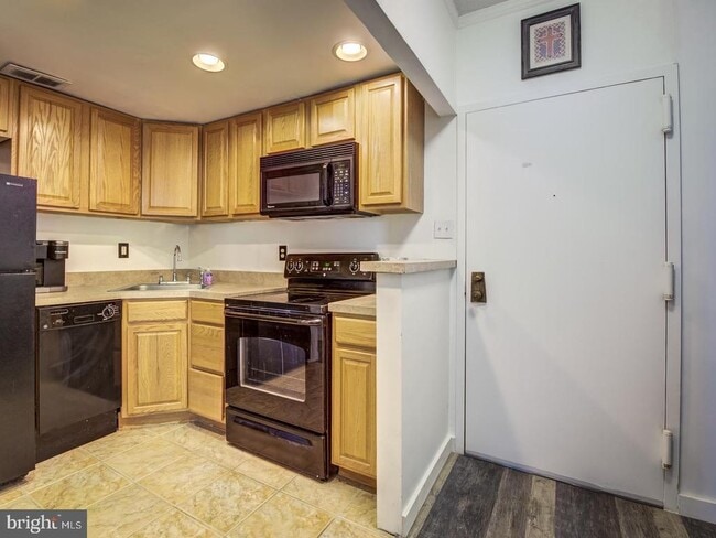 property at 2059 Huntington Ave