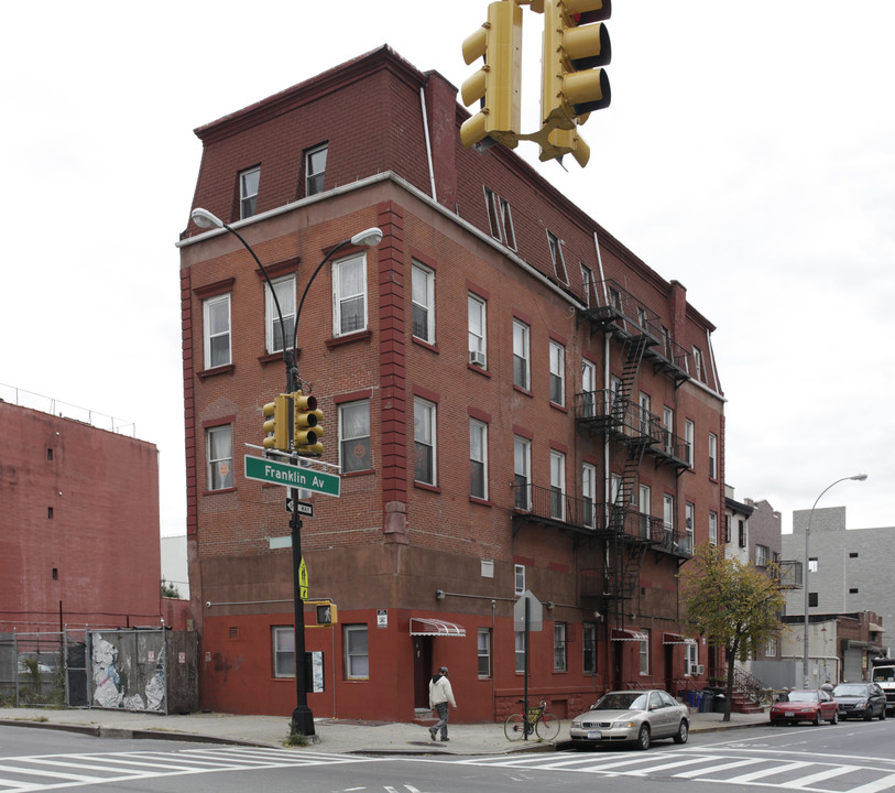 643 Myrtle Ave in Brooklyn, NY - Building Photo