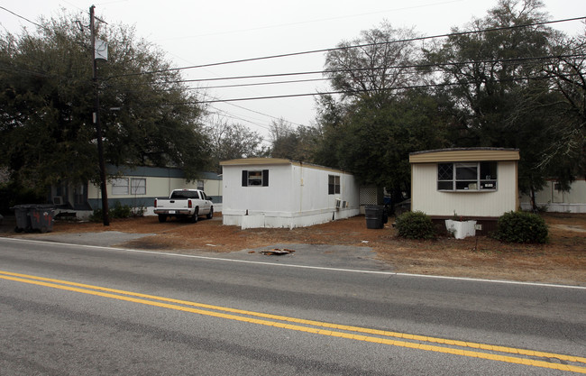 5704 N Murray Ave in Charleston, SC - Building Photo - Building Photo