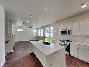 8972 Royal Ln in West Jordan, UT - Building Photo - Building Photo